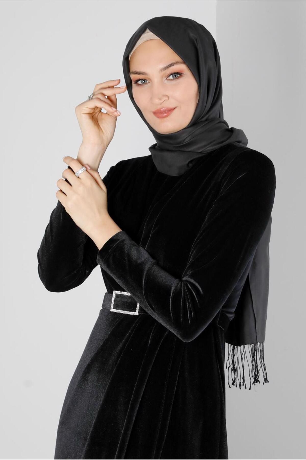 لباس شب مخملی با جزئیات کمربند سنگی 50282 Alvina