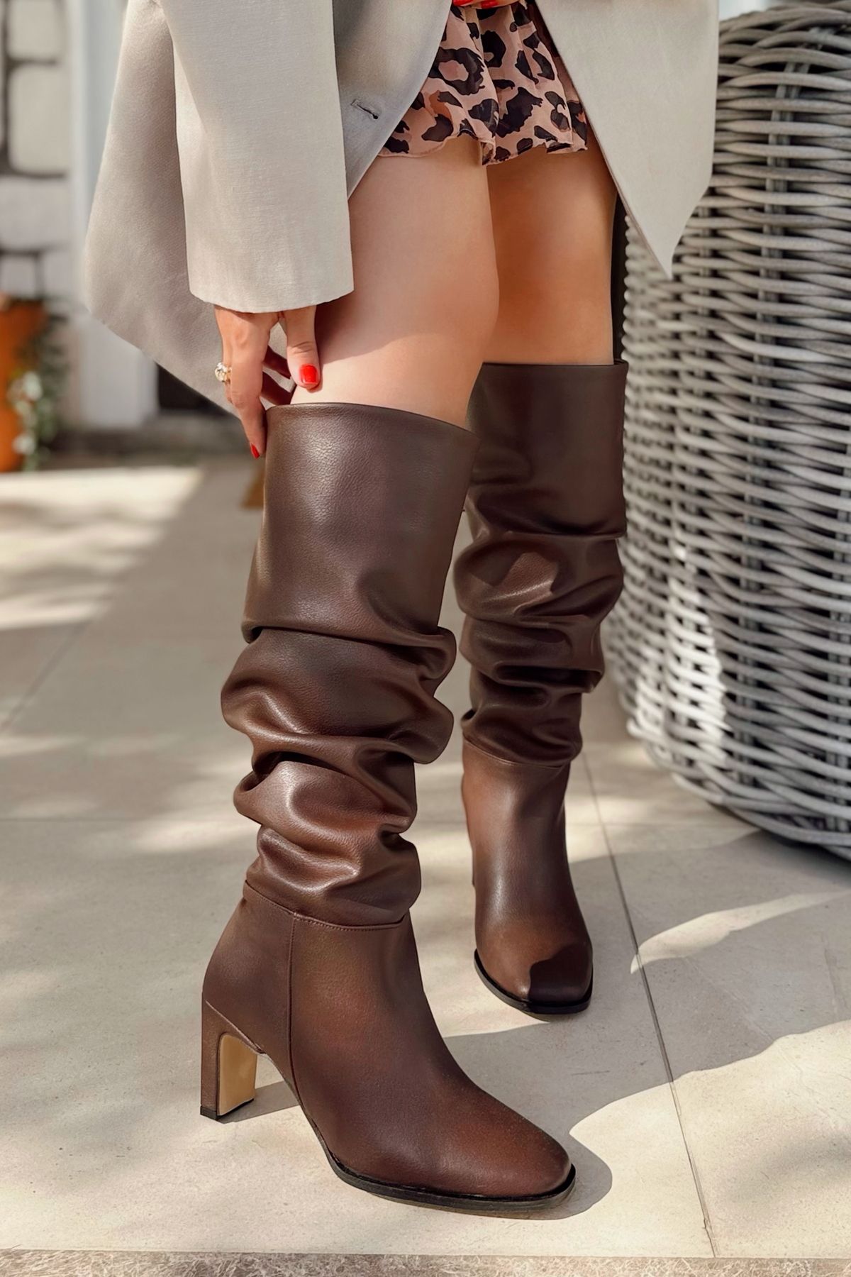 POLKA STORE-Wave Bitter Brown Heels Below Knee Blunt Toe Matte Leather Women's Gusseted Boots 2