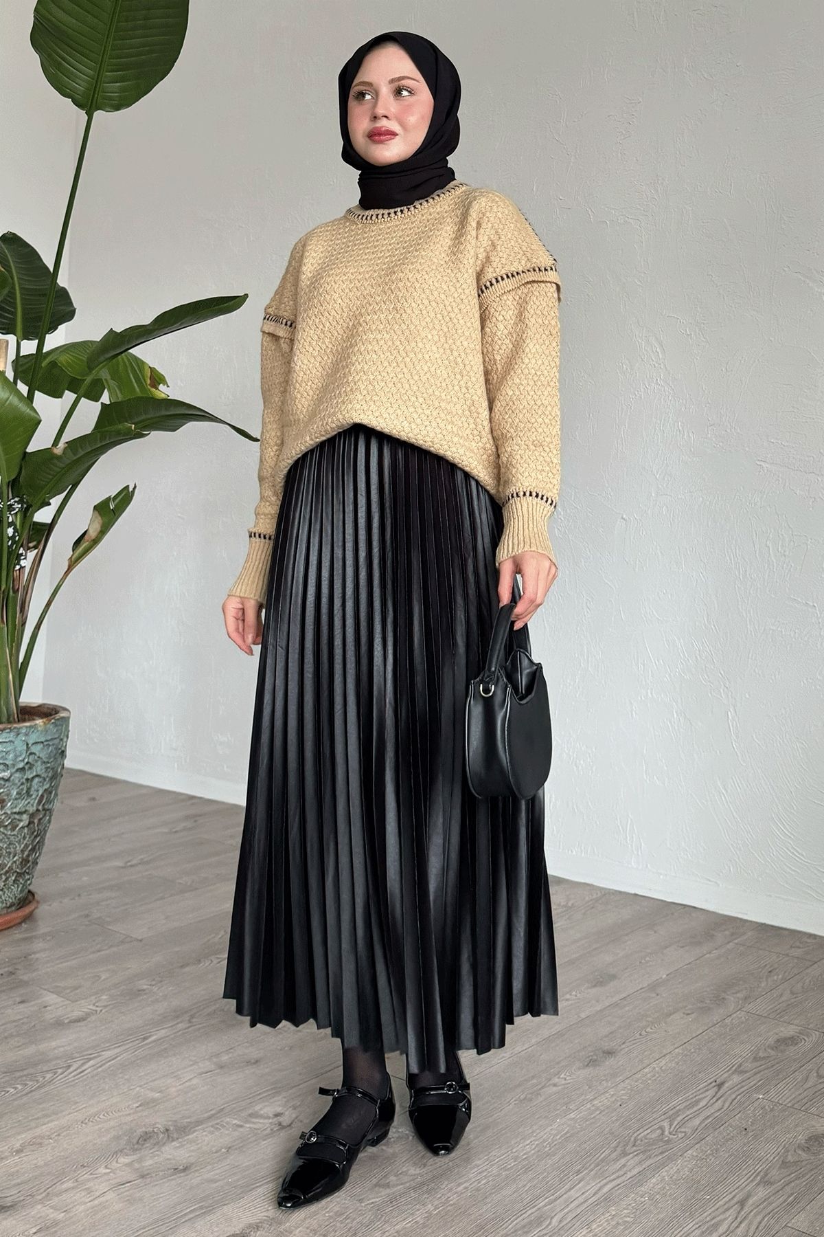 InStyle-Camel Sweater - Piping Detail and Raster 4