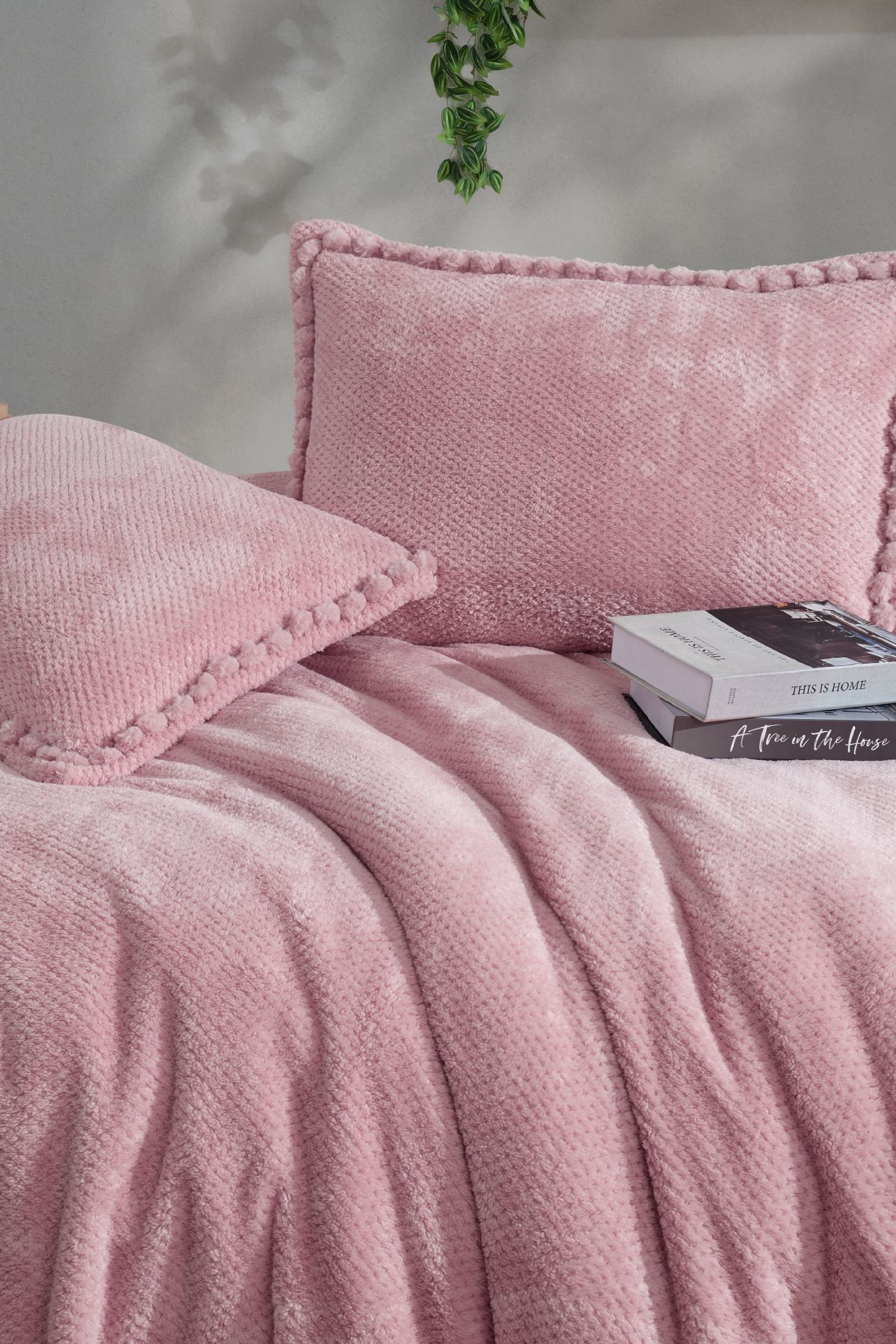 Clasy-Welsoft Single Pompom Detailed Bedspread Set 1