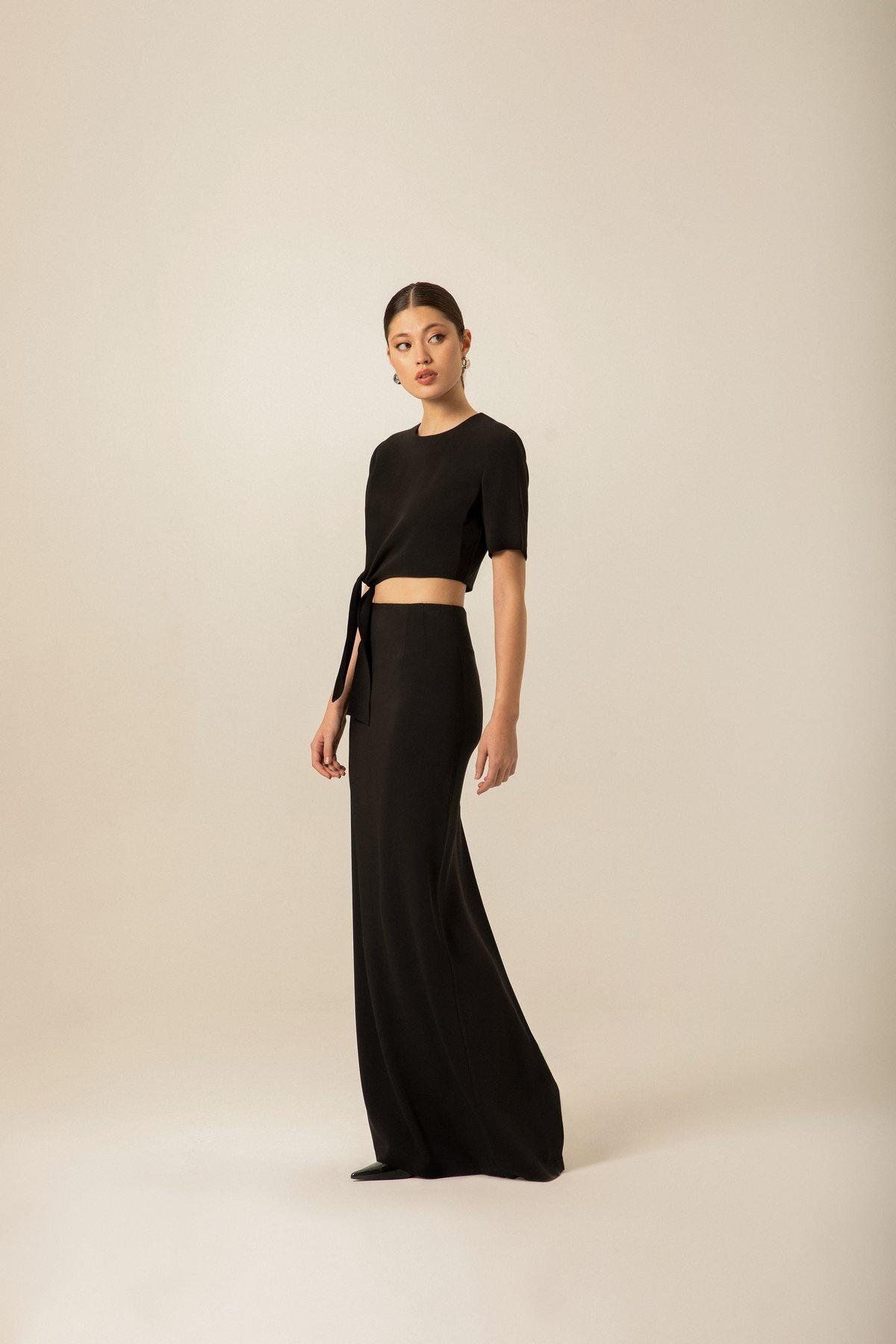 rue.-Black Long Skirt with Slit Detail 2