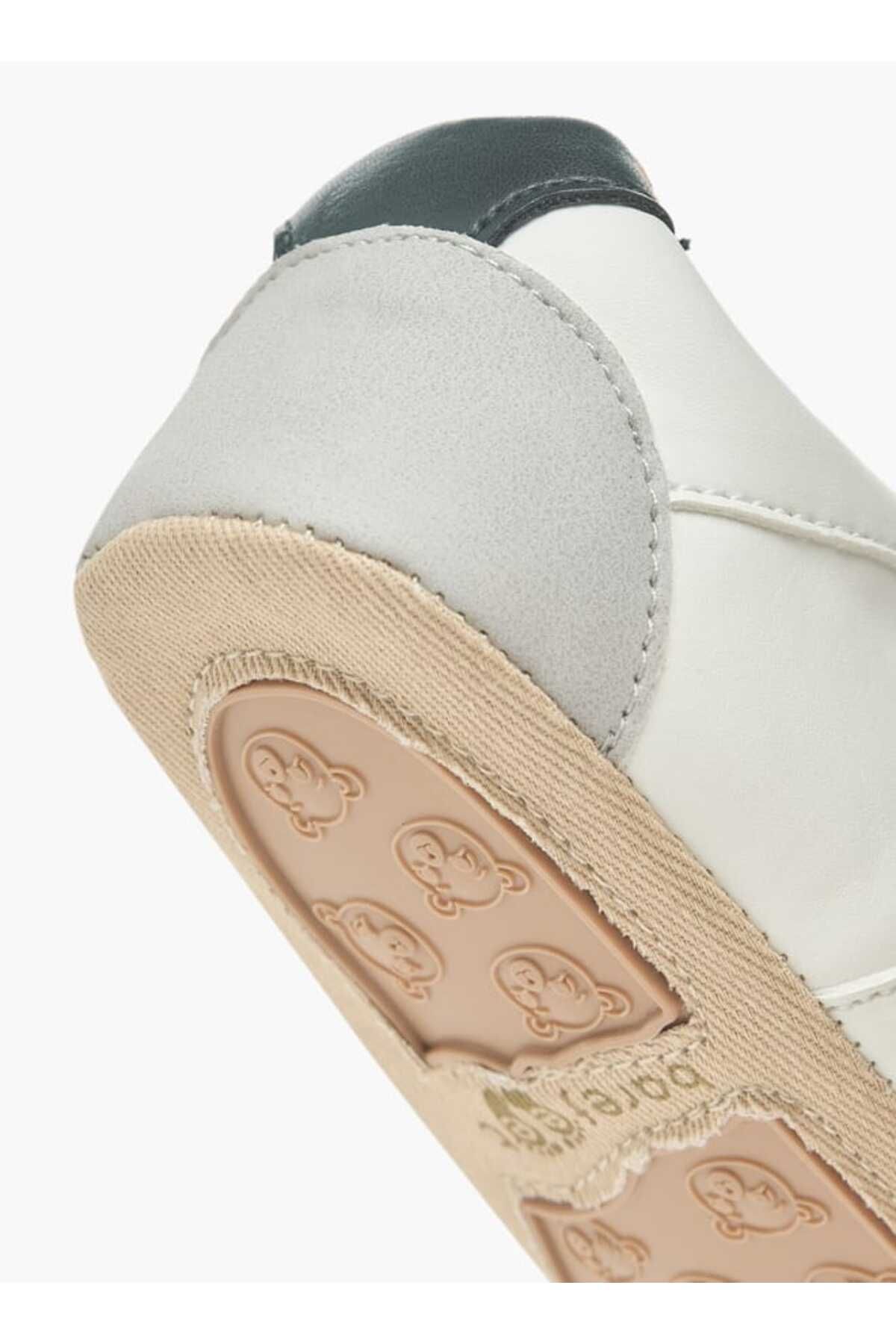 Barefeet-Panelled Booties with Hook and Loop Closure 5