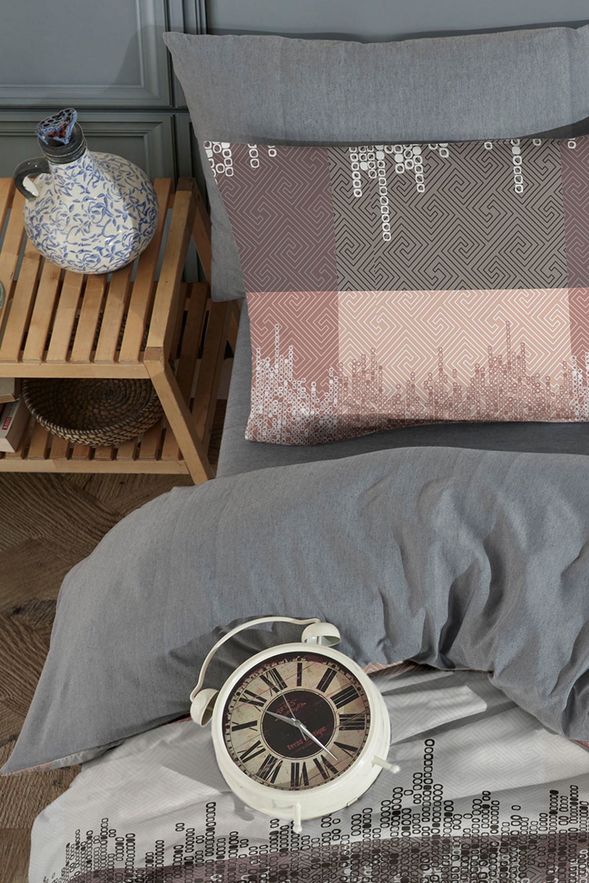 Lorien-Ruby Patterned Single Duvet Cover Set with Elastic Sheets and Double Sided Use 3