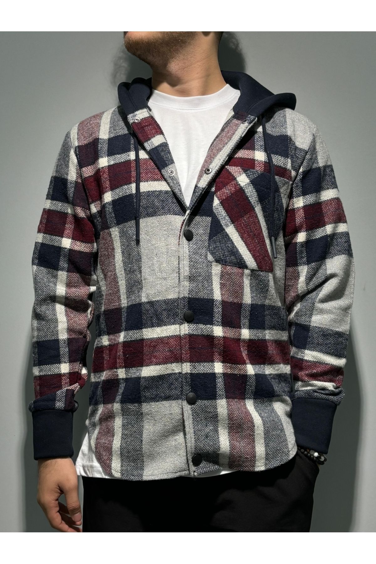 sweatshirt unisexe à capuche avec boutons pression à carreaux