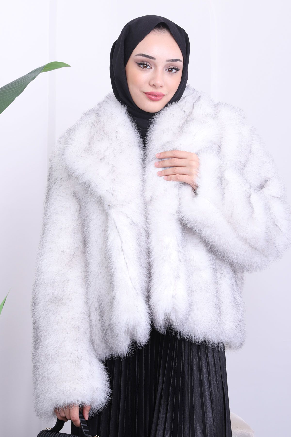 İmajButik-Gray Patterned Short Fur Coat 1