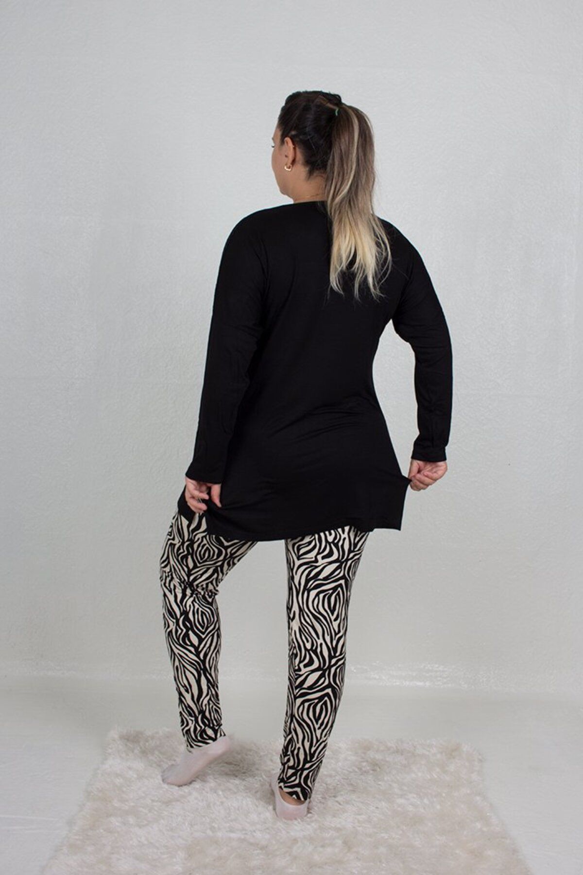 Truva XXL-Plus Size Shoulder Detail Bottom Zebra Pattern Pajamas Set 5