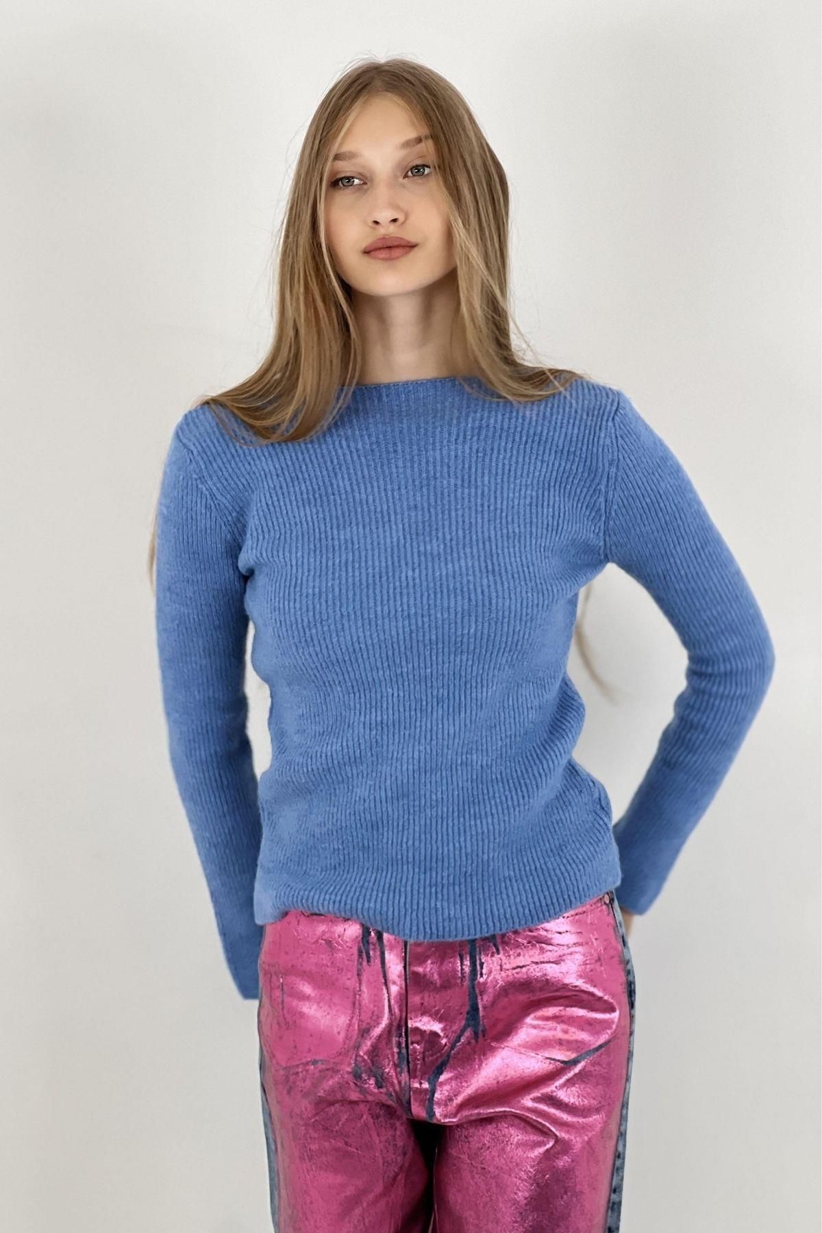 Miss Poem-Women's Winter Crew Neck Long Sleeve Blue Knitwear Sweater 2