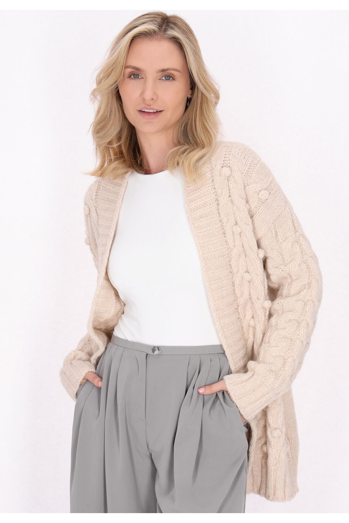 usha white label-Cardigan 3