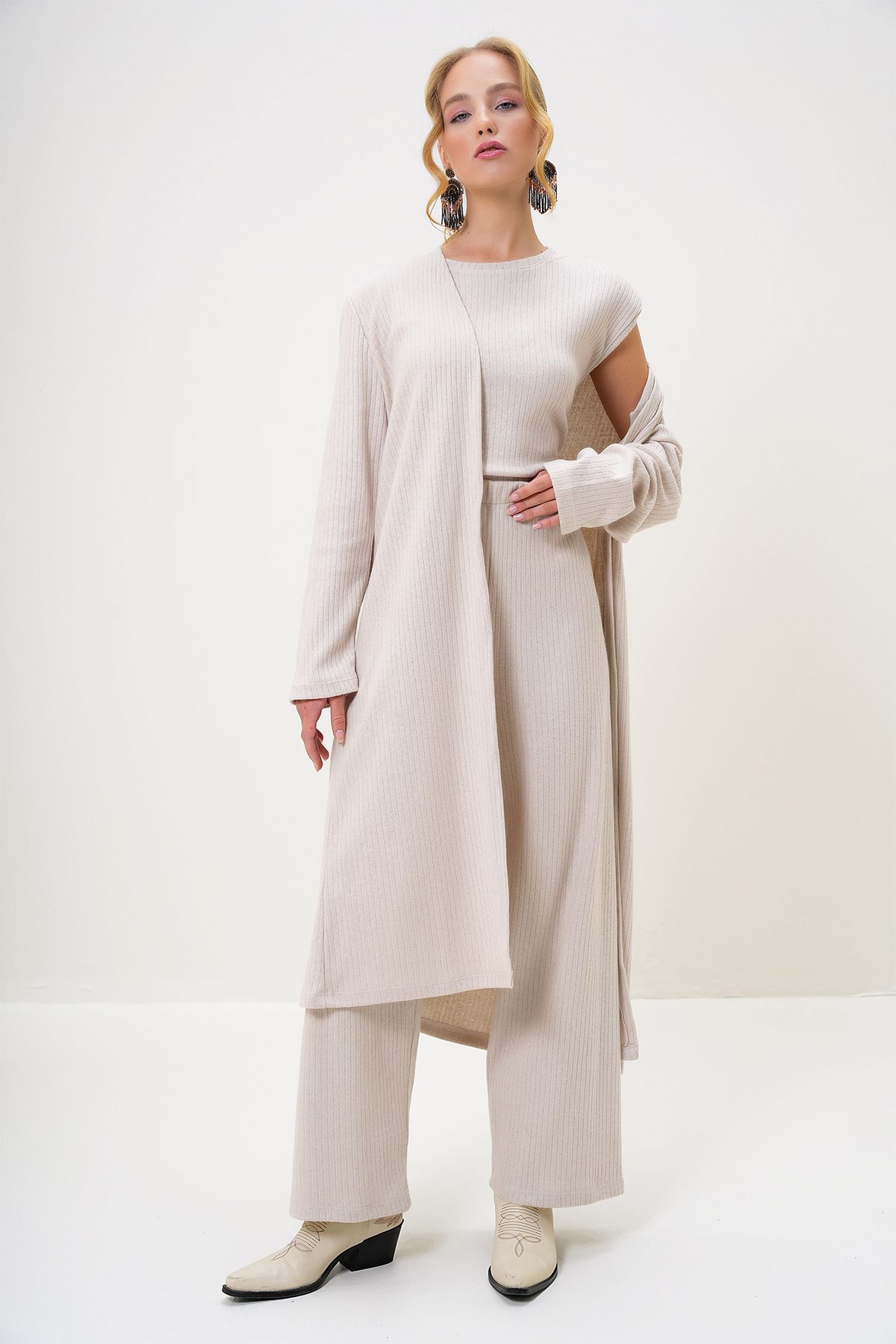 Trend Alaçatı Stili-Women's Stone Shoulder Padded Crew Neck Blouse Trousers and Cardigan Set Suit Alc-X4710-Rv 5