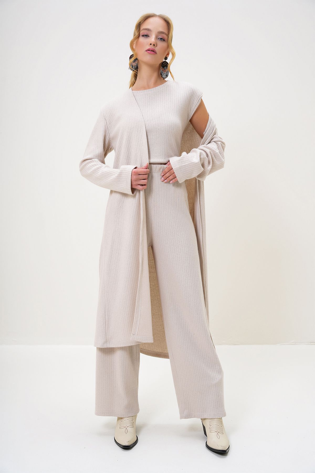 Trend Alaçatı Stili-Women's Stone Shoulder Padded Crew Neck Blouse Trousers and Cardigan Set Suit Alc-X4710-Rv 4
