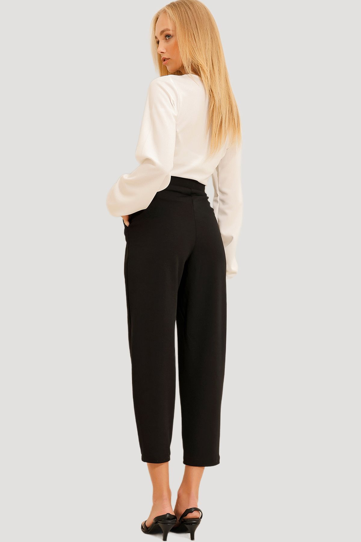 Trend Alaçatı Stili-Women's Black High Waist Carrot Pants ALC-X11148 5