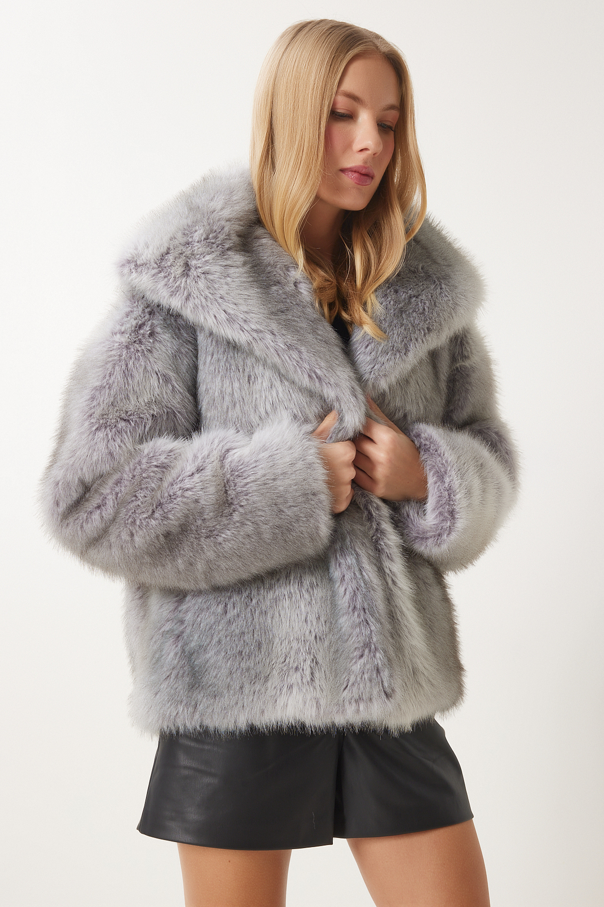 Happiness İstanbul Γυναικείο γκρι φαρδύ γιακά ψεύτικο γούνινο παλτό FN03430