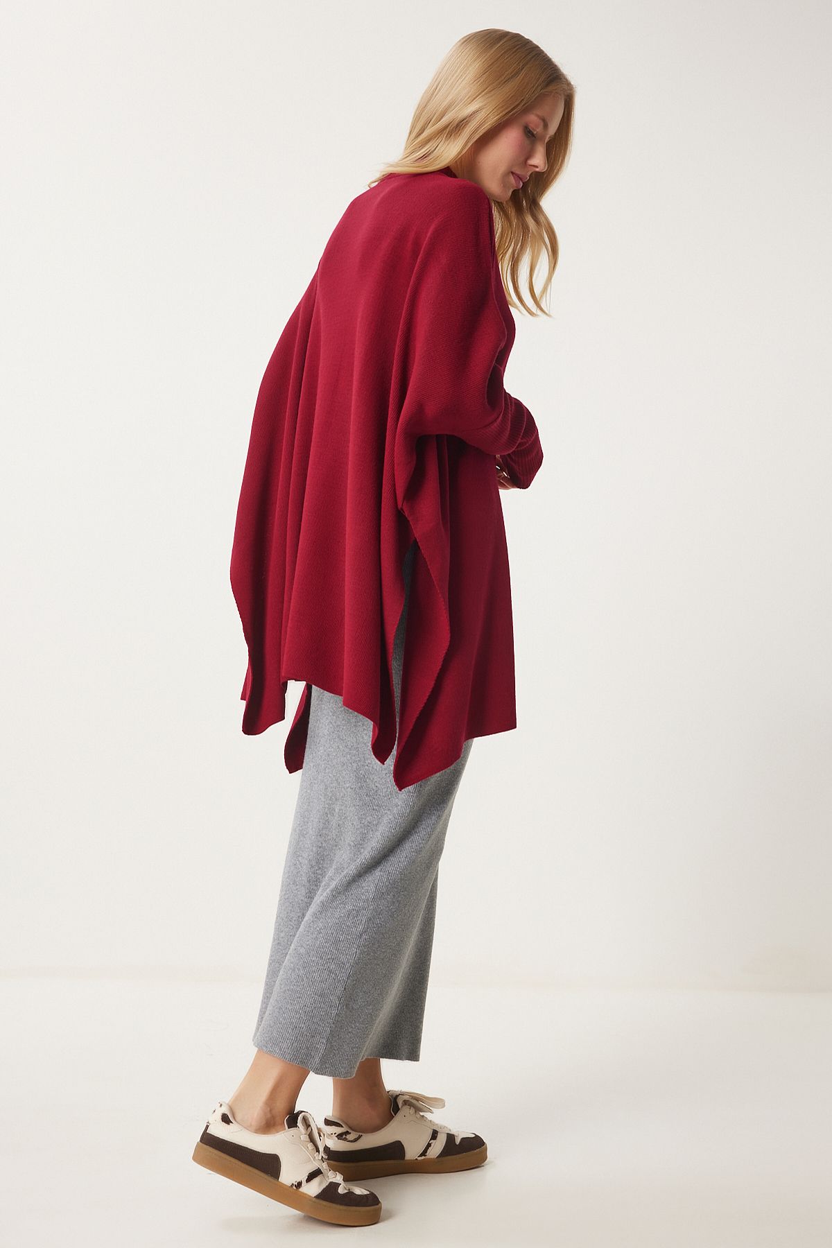 Happiness İstanbul-Burgunderroter Oversize-Ponchopullover mit Seitenschlitz für Damen YY00005 5