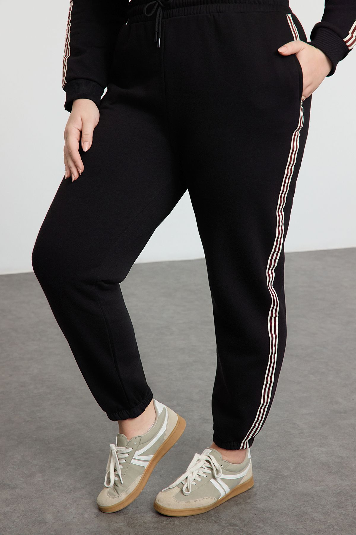Trendyol Curve-Plus Size Black Knitted Tracksuit Set - Crew Neck, Stripe Detail, Fleece Tbbaw25Cp00011 4