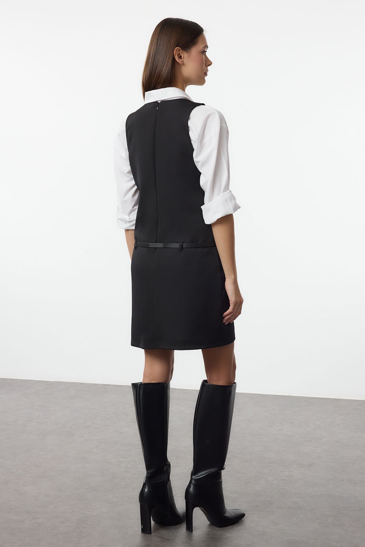 Trendyol Collection-Sukienka Mini z Niskim Stanem i Czarnym Paskiem Twoaw25El00582 5
