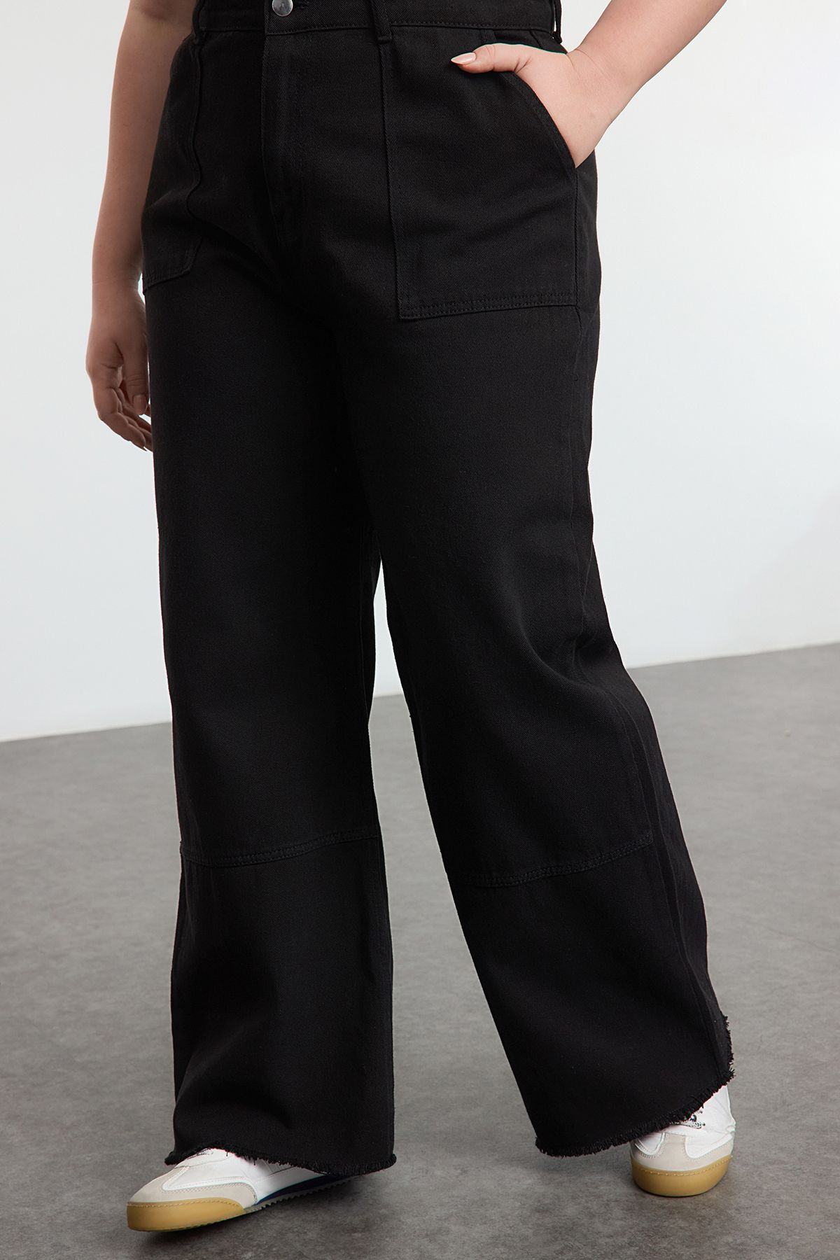 Trendyol Curve-Schwarze Jeans mit hoher Taille und weitem Bein, große Größe TBBAW25CJ00001 4