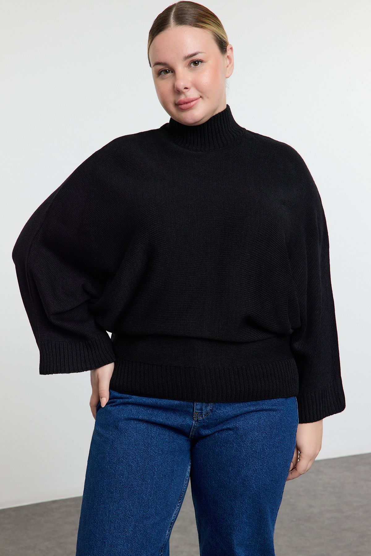 Trendyol Curve-Black Bat Sleeve Thin Knitwear Sweater Tbbaw25An00060 1