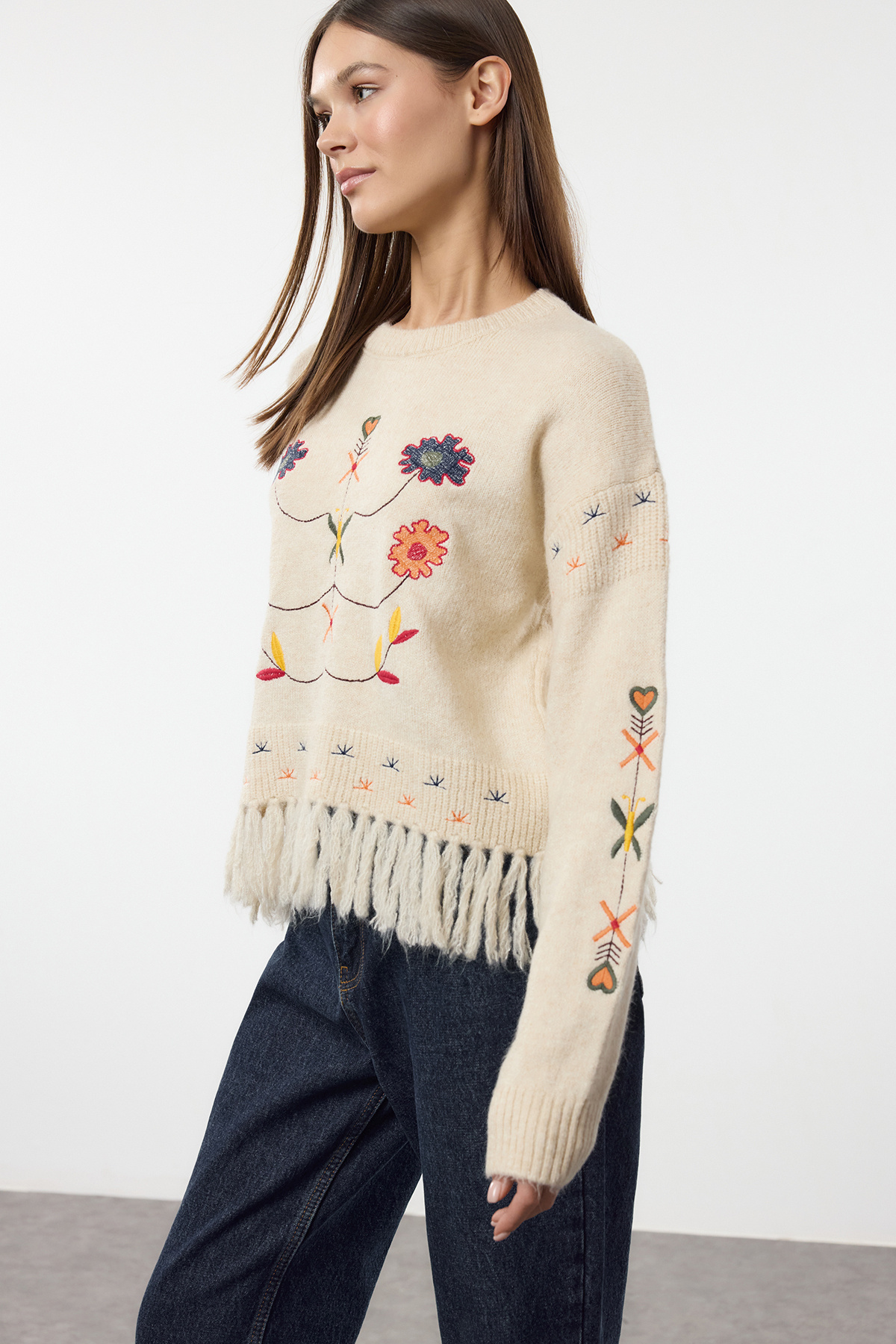 Trendyol Collection Soft Knitwear Sweater - Ecru, Tassel, Embroidery Twoaw25Kz00396