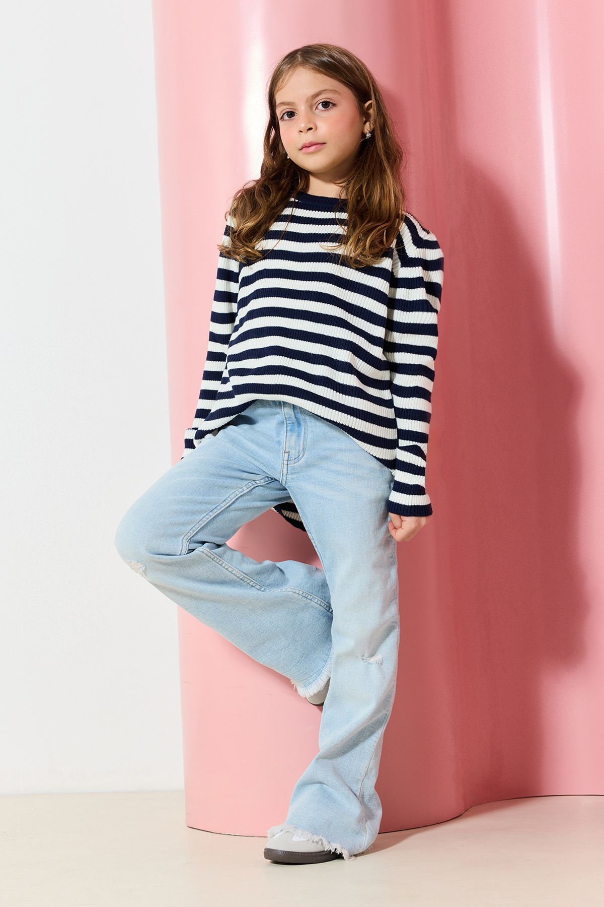 TRENDYOLKIDS-Navy*001 dívčí pruhovaný mini svetr Tkdaw25Kz00007 2