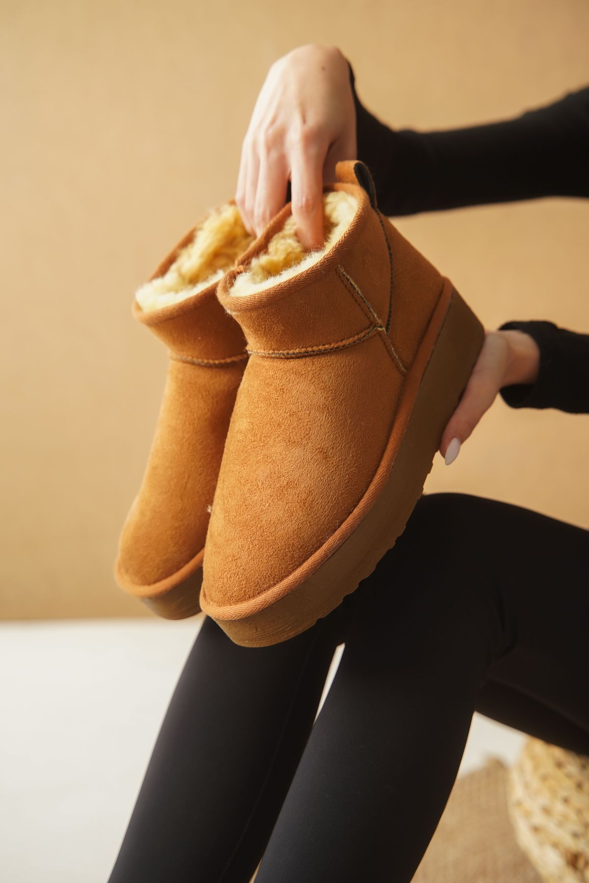 Capone Outfitters-Botine cu talpă groasă, cu vârf rotund, căptușite cu pene 3