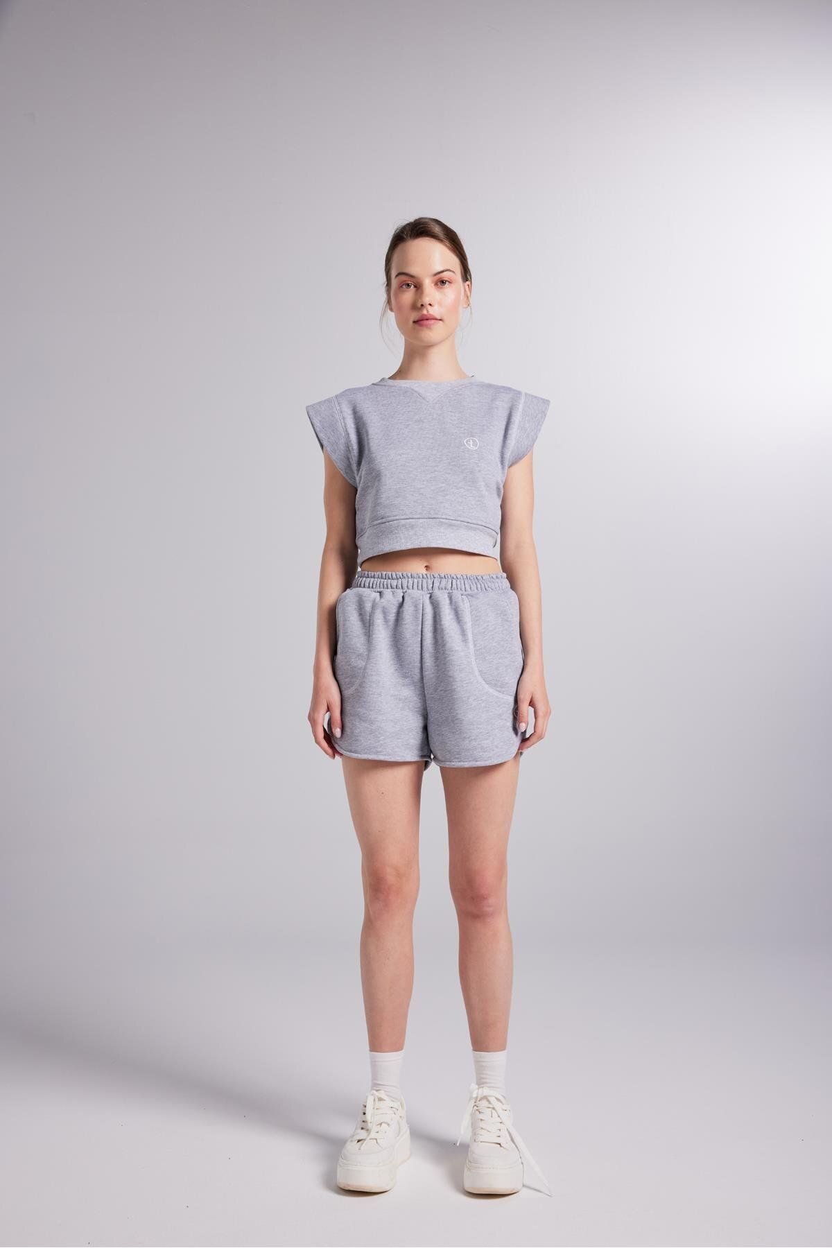 HOLLY LOLLY-Mini Rhode Shorts with Elastic Waist and Contrast Stitching Gray 3