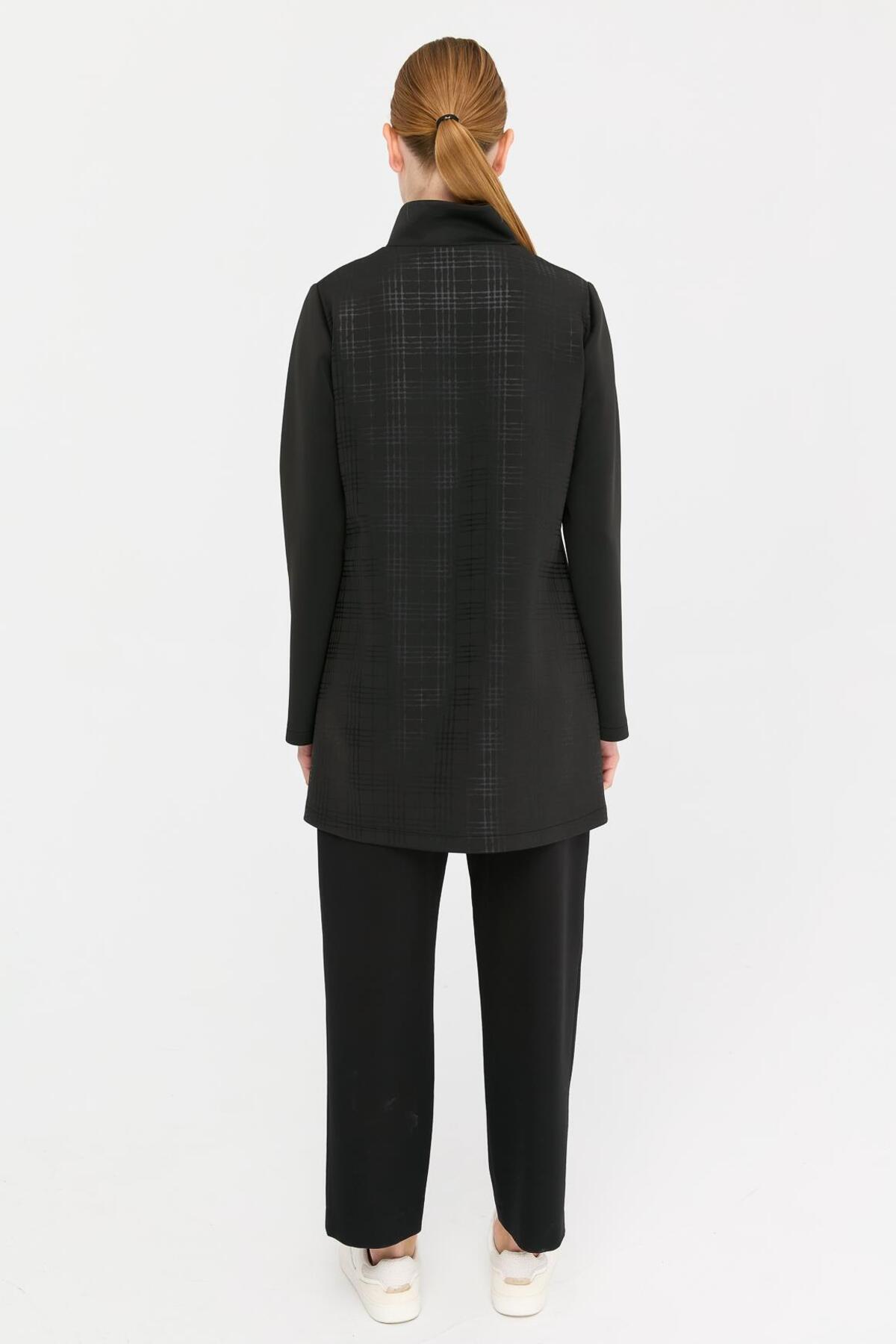 Esswaap-Snap Detailed Clothes Black 6