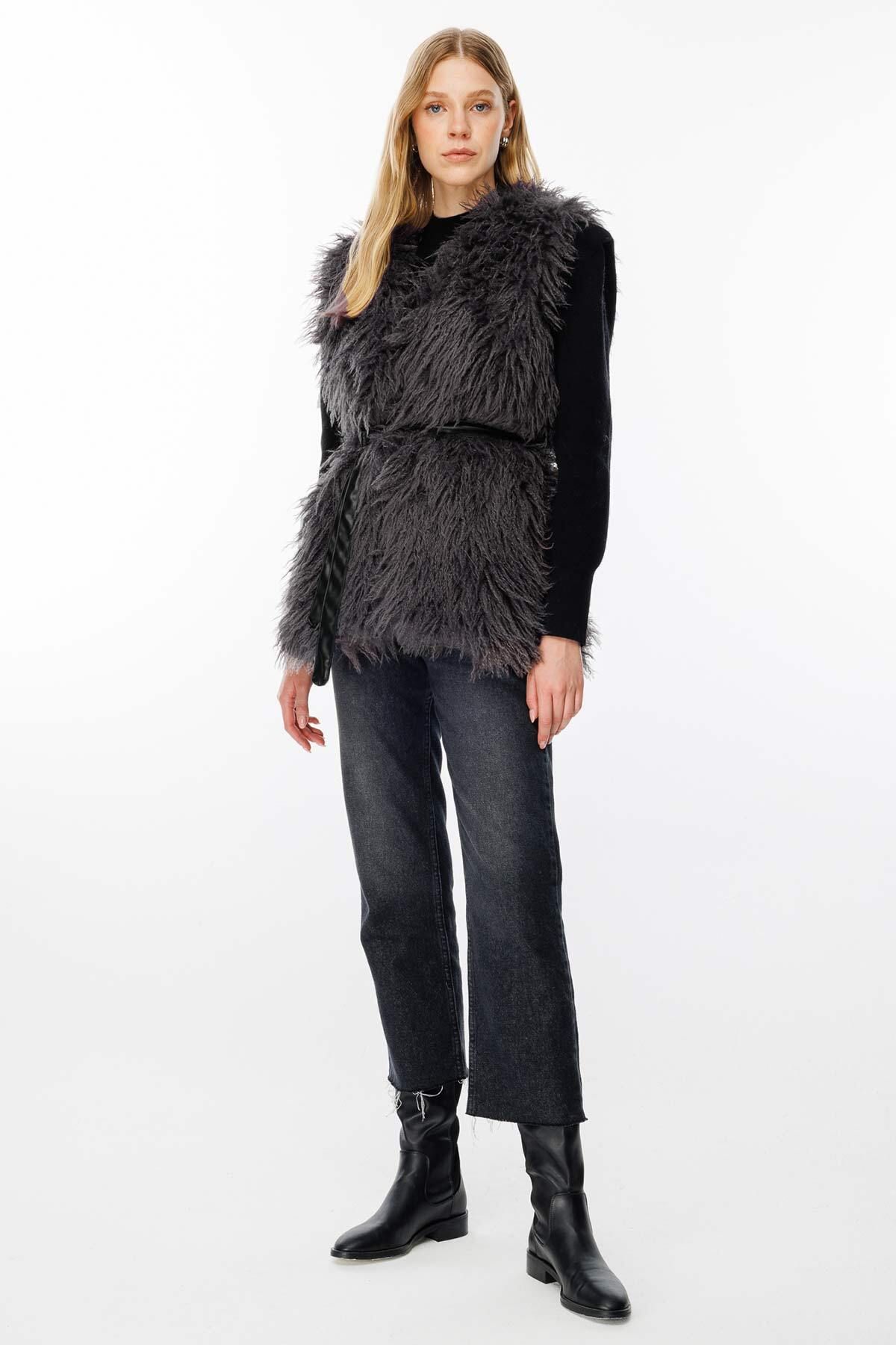 Hooopstore-Selection Fluffy Feather Anthracite Vest 4