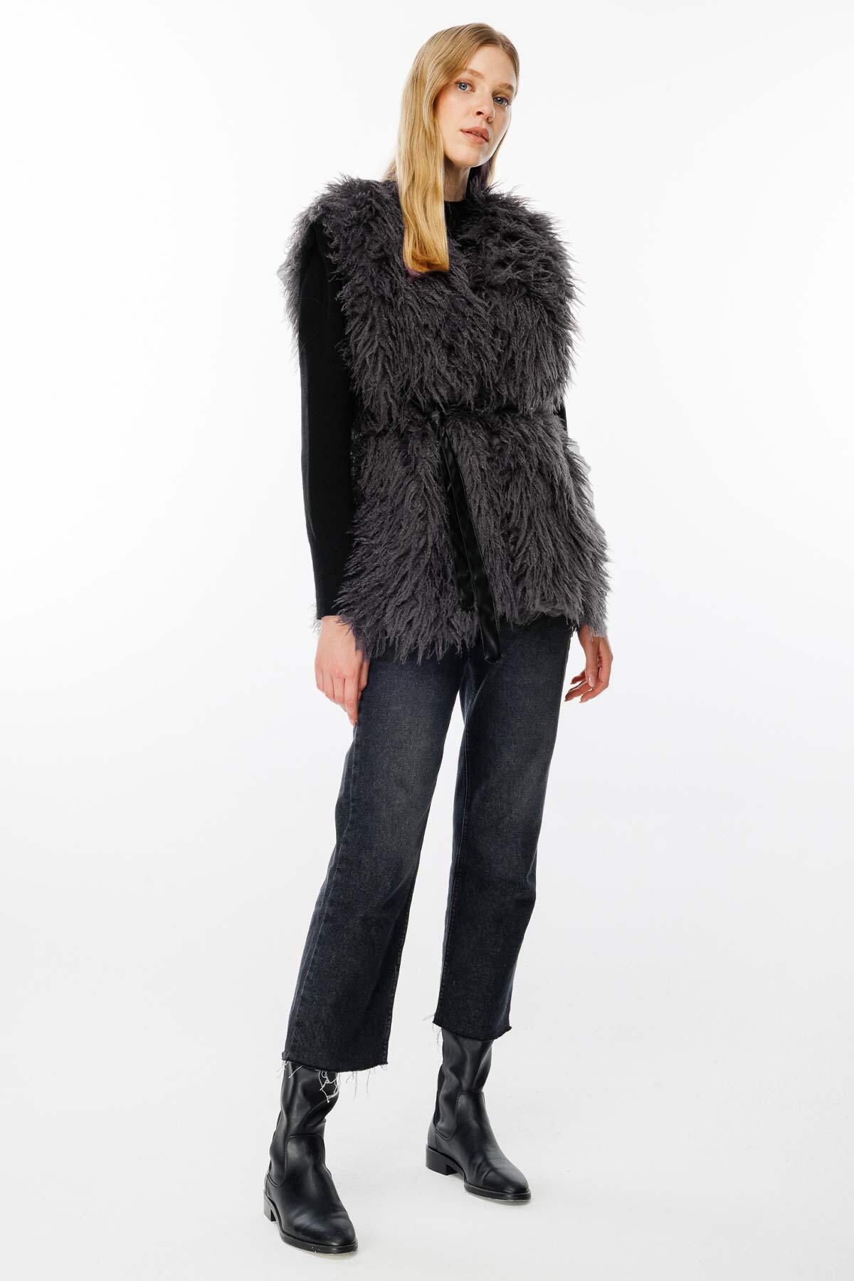 Hooopstore-Selection Fluffy Feather Anthracite Vest 3