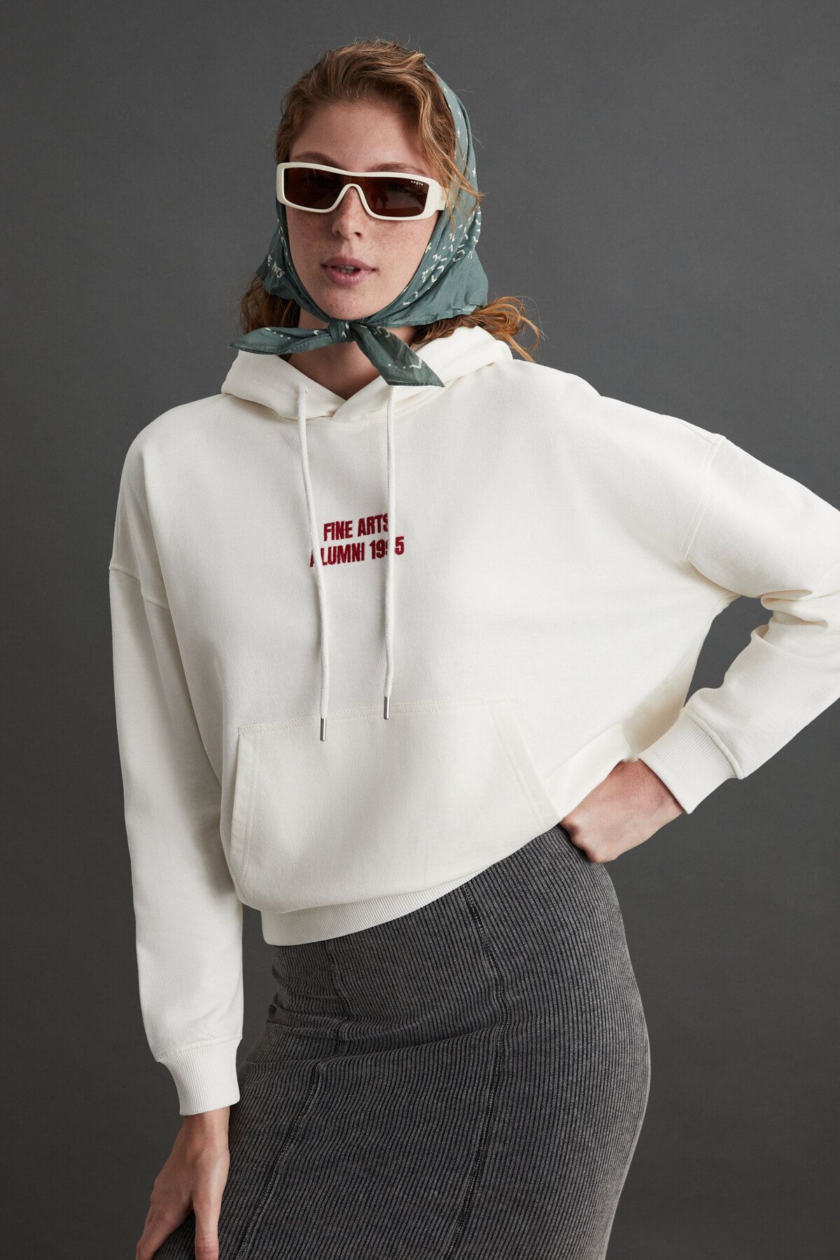 GRIMELANGE-JOYNER Damen-Sweatshirt mit Stickereidetails in Ecru 3