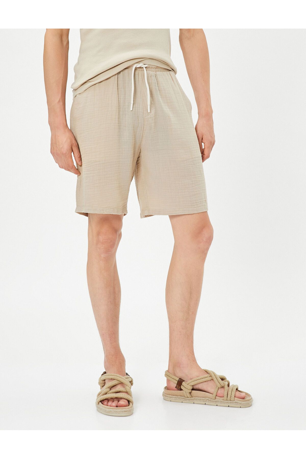 Koton-Basic Bermuda Shorts with Elastic Waist Pocket Detail 3