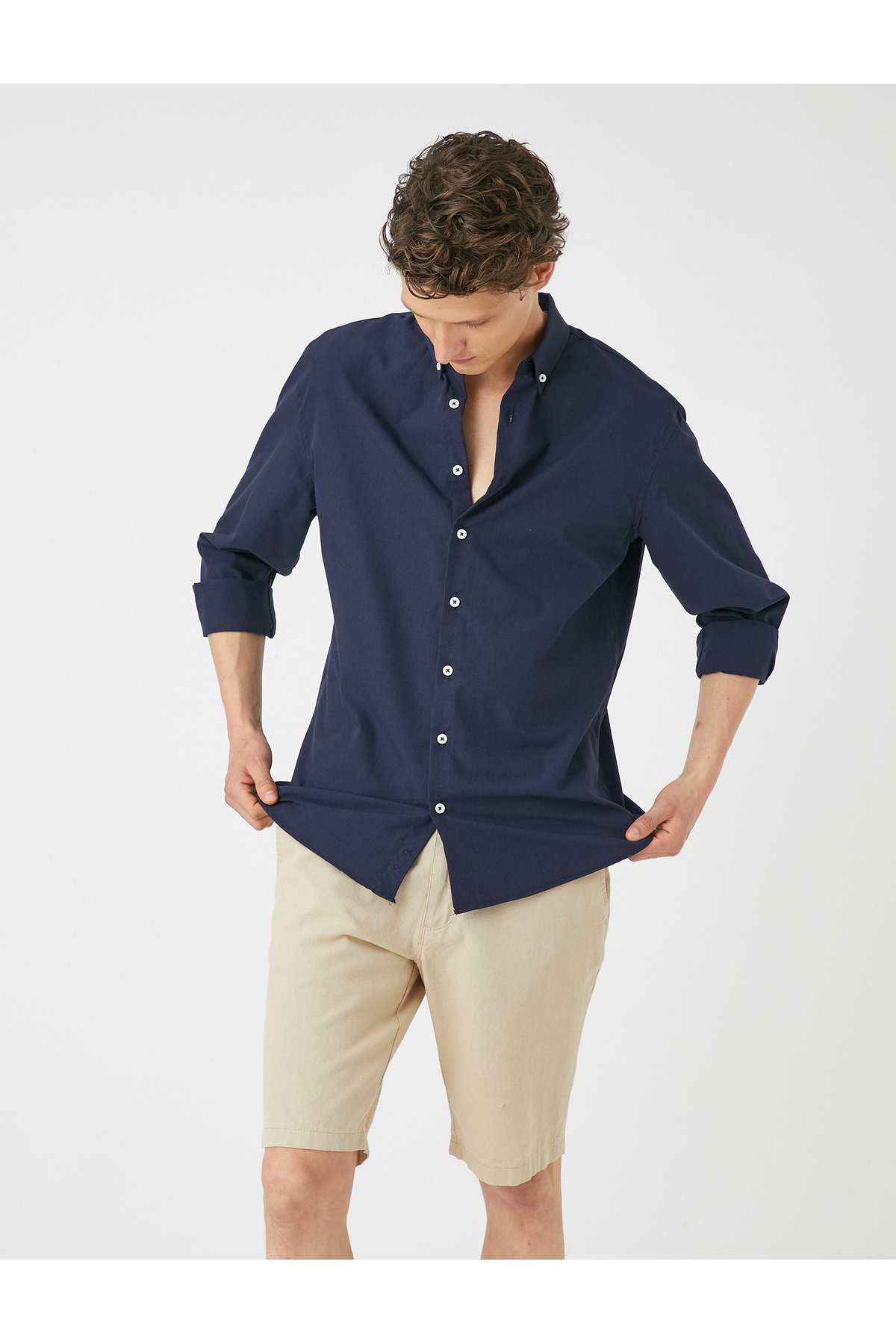 کوتون پیراهن یقه کلاسیک با آستین بلند دکمه‌دار