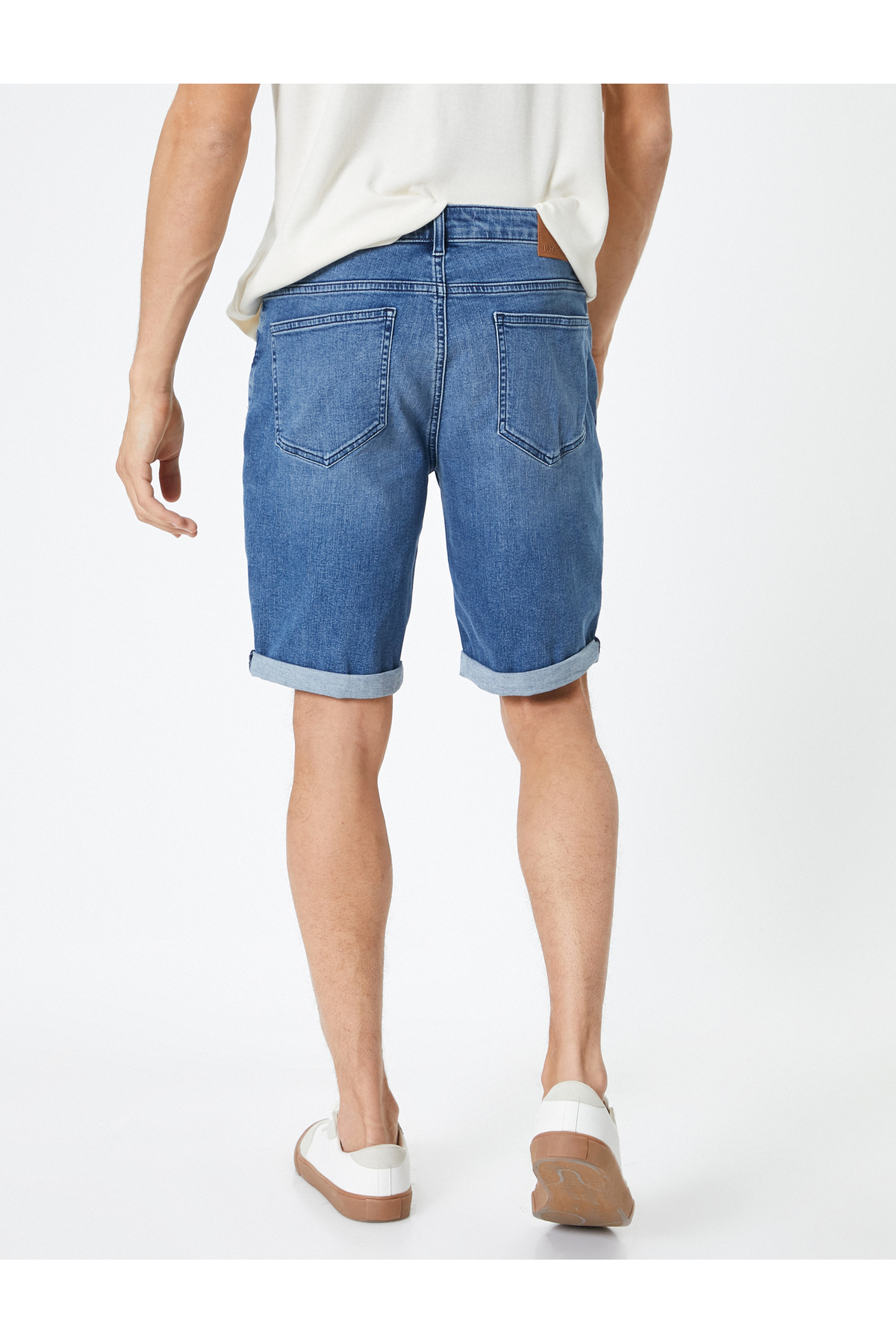 Koton  Kot Şort Düğmeli Cepli Katlı Paça Detaylı - Görsel 4