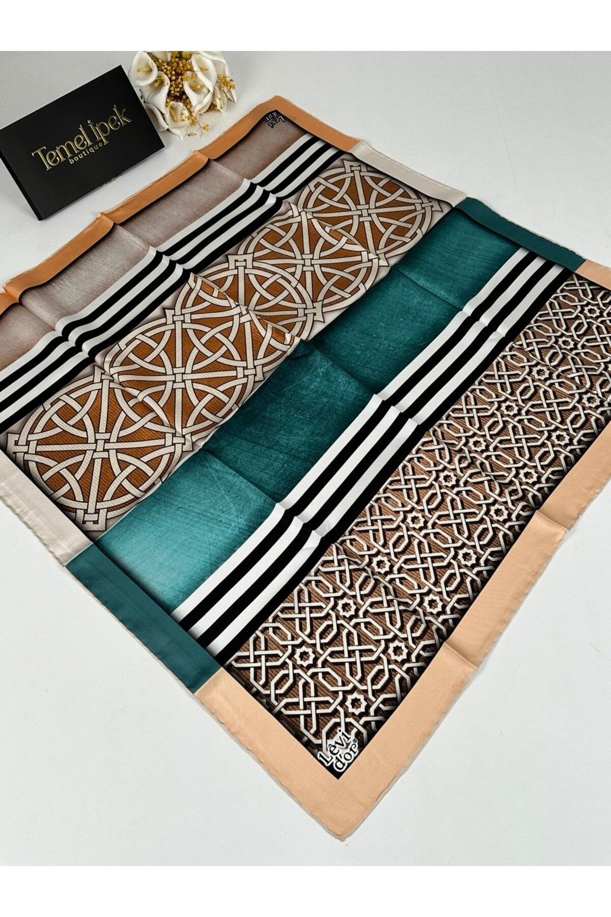 Levidor-Twill Silk Scarf 1