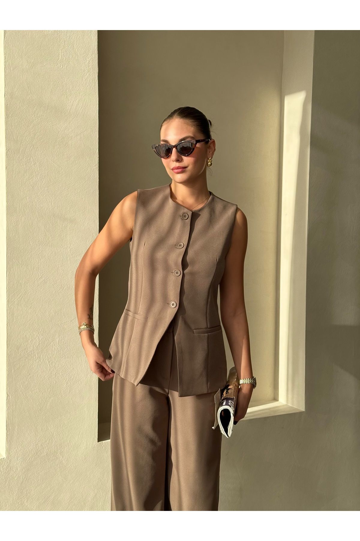 Laluvia-Hnědé kalhoty Camille Classic Buttoned Vest - 8449 4