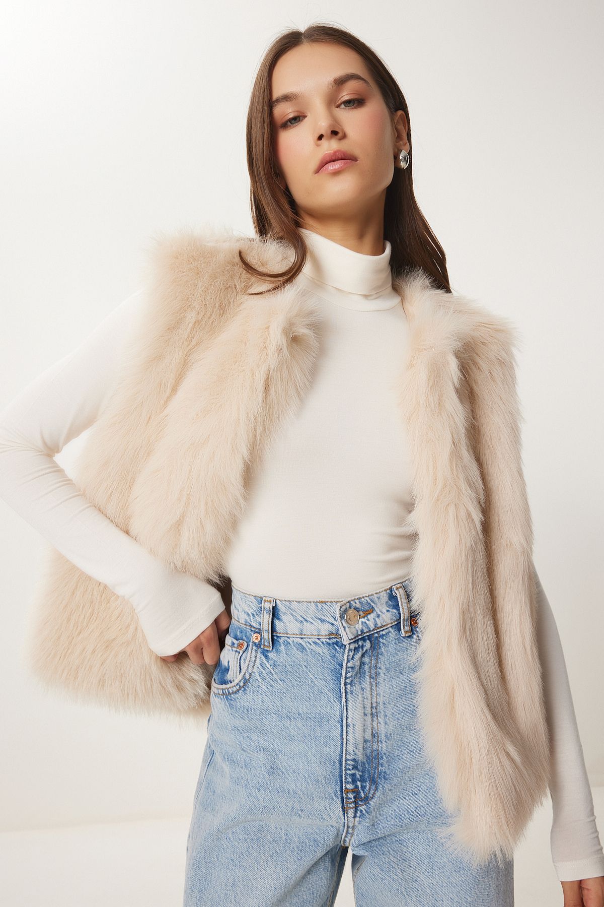 Lovelyİstanbul-Cream Color Faux Fur Vest - Lyl0004 1