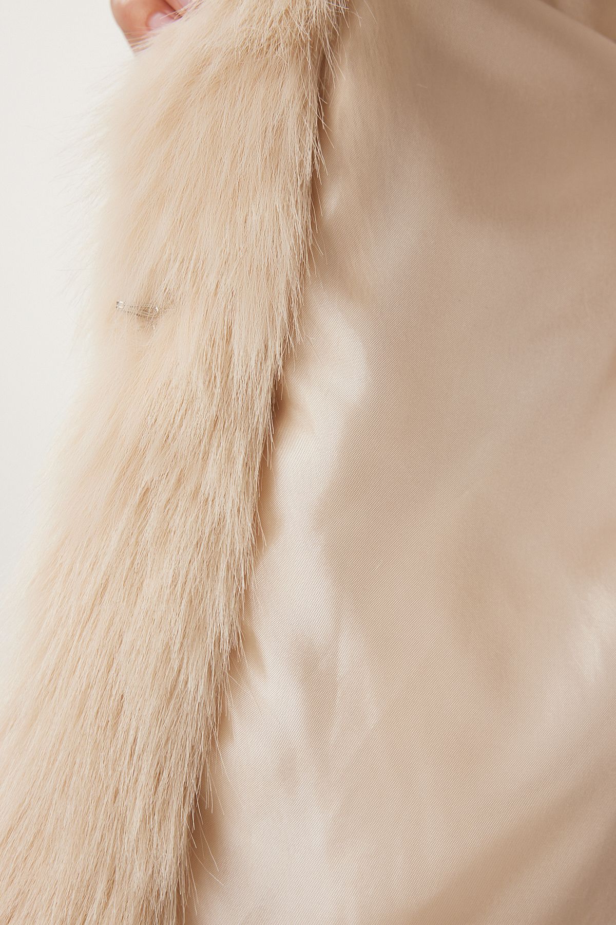 Lovelyİstanbul-Cream Color Faux Fur Vest - Lyl0004 5