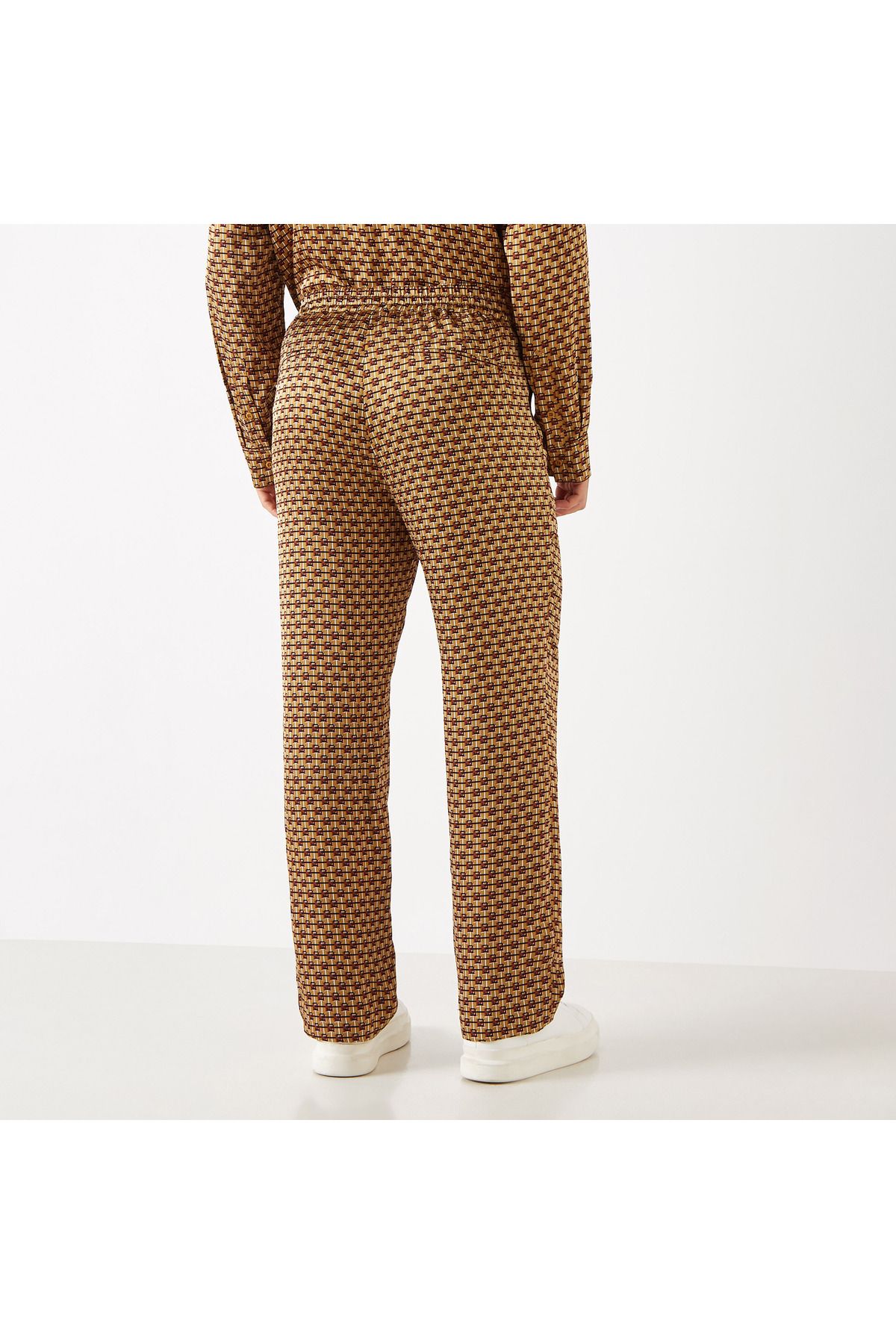 complete the look image