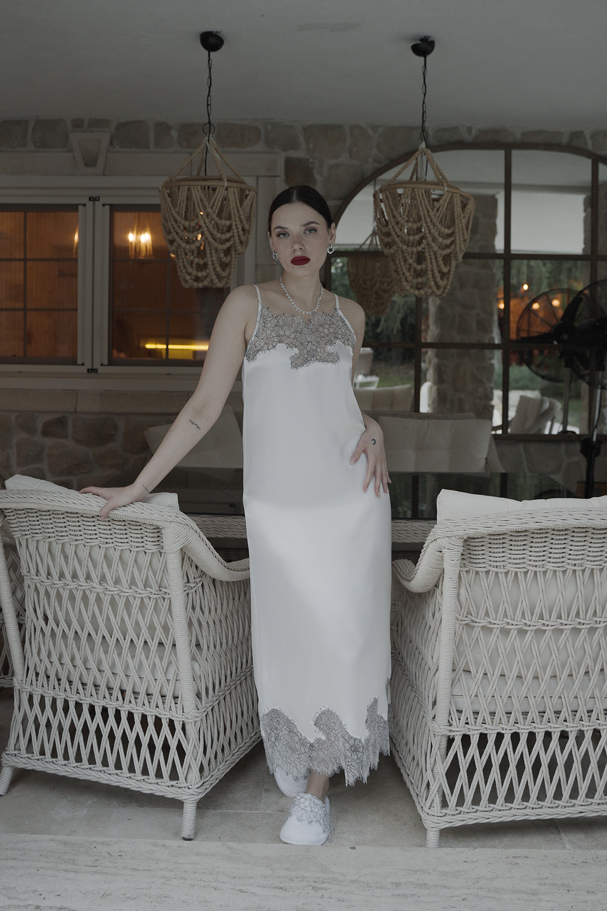 Mita Concept BEYAZ SATEN FRANSIZ DANTELLİ GECELİK