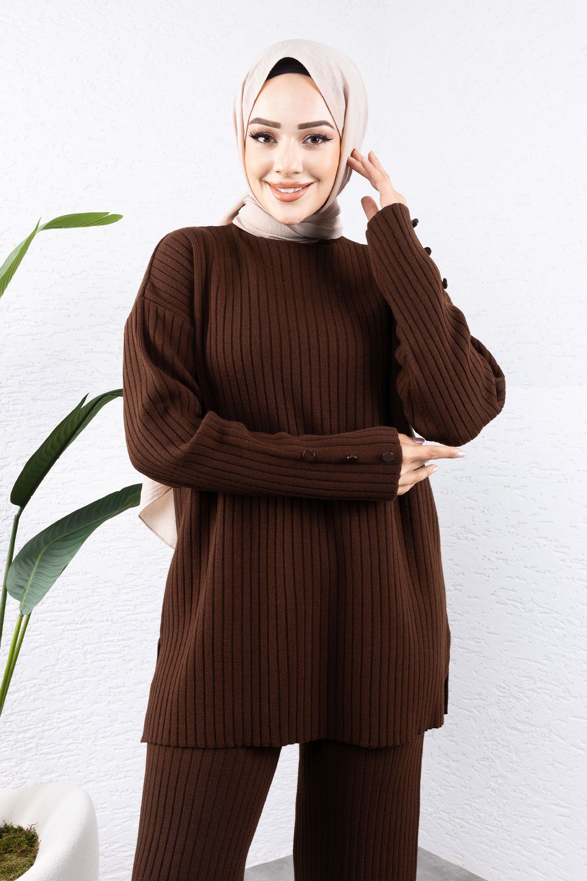 Tesettür Dünyası-Sleeve End Button Detailed Knitwear Suit Tsd 240947   Bitter Coffee 2