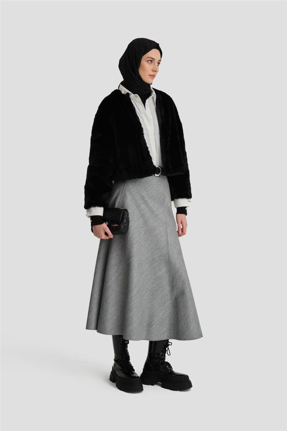 Armine-Ort1731 Model Fusta gri din cinci piese 2