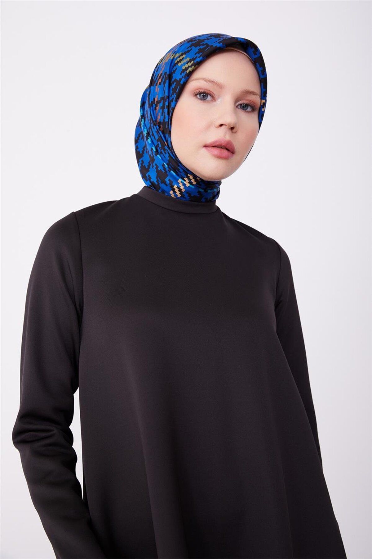 Armine-Set asimetric negru - Model 23k6726 4