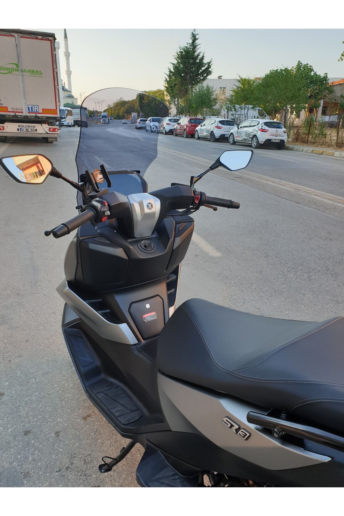 Voge SR3 Siperlik Ön Cam 2023-2025 Model 70cm Füme Renk 4mm
