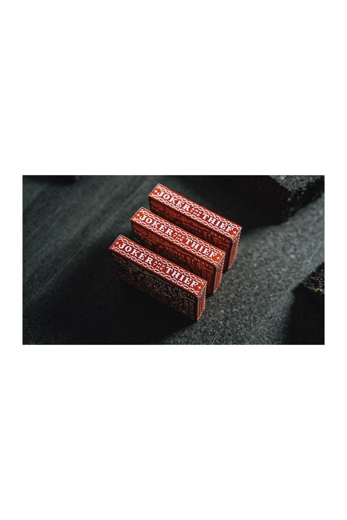 OyuncaklarÜlkesi-Bicycle Joker and the Thief Jt Crown Red Premium Playing Card Limited Edition Playing Cards 6