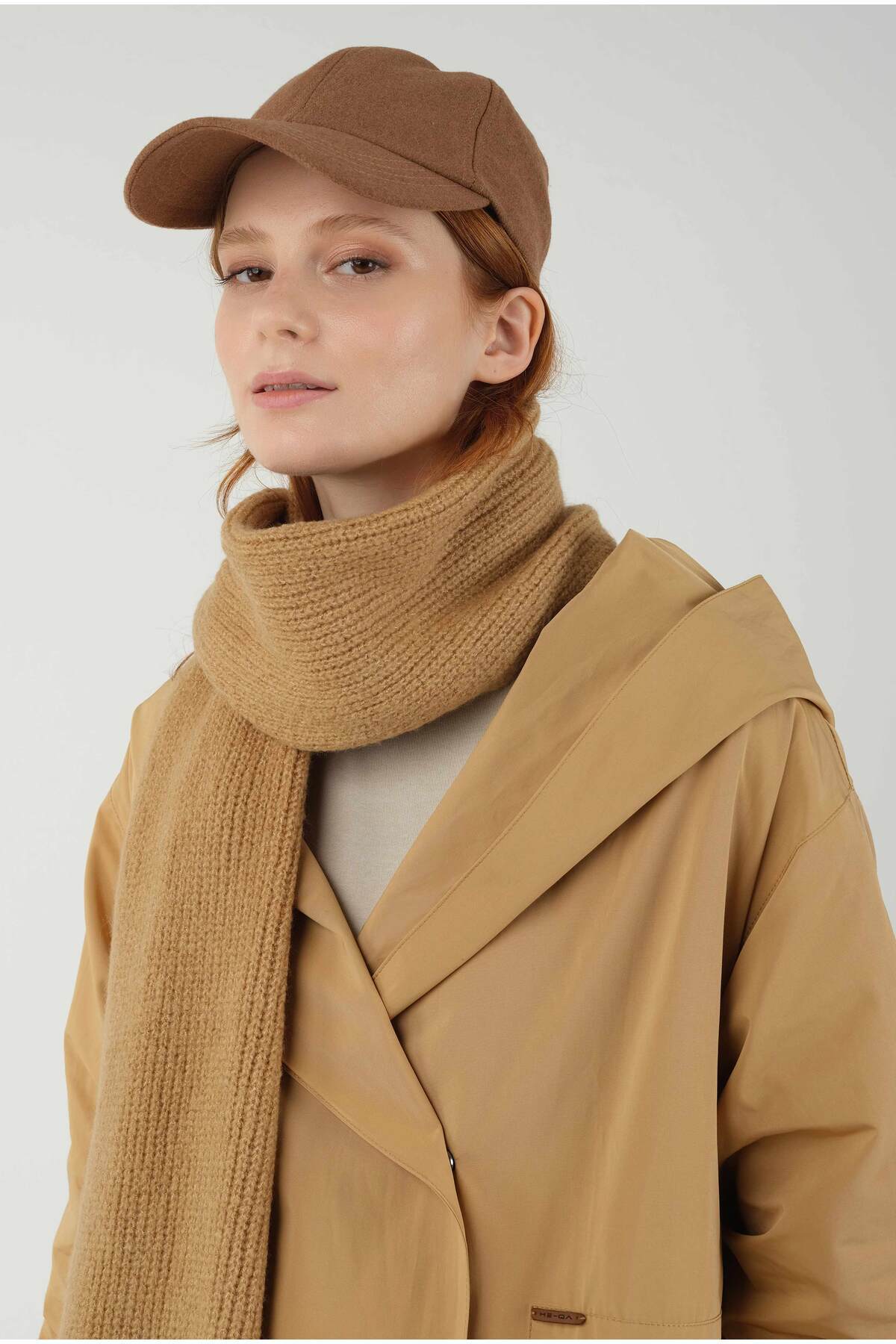 HEQA-Eșarfă Camel din tricot simplu 2