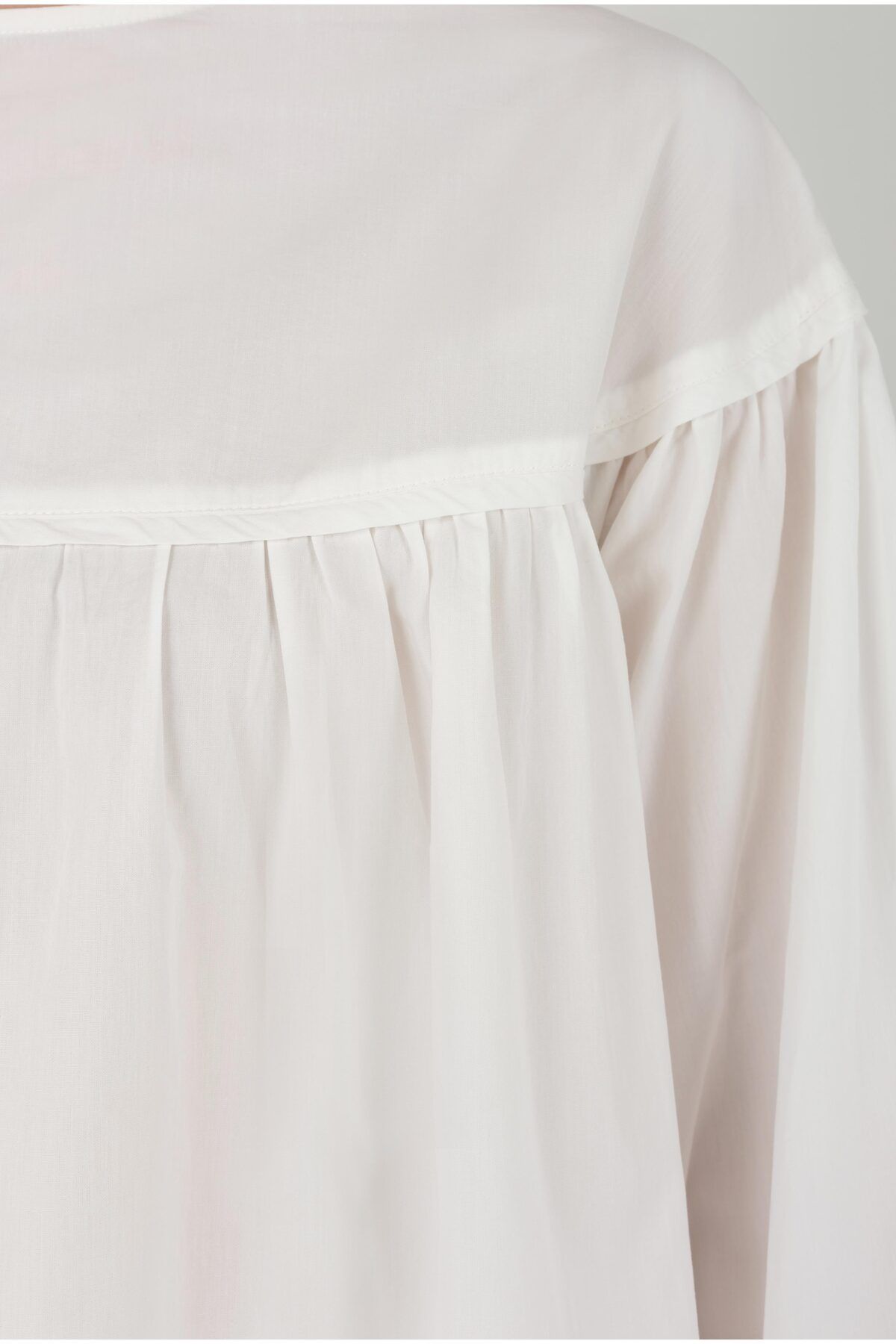 HEQA-White Poplin Tunic - Gathered 6