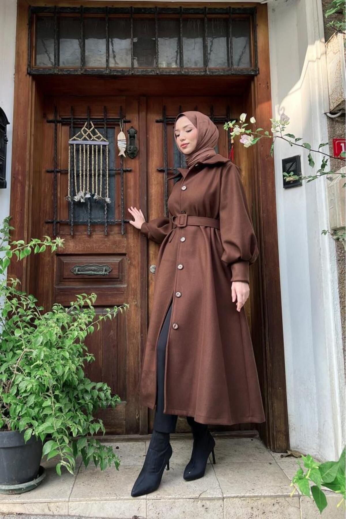 Lamia Giyim-Hijab Collar Balloon Sleeve Stamp Coat - Brown 1