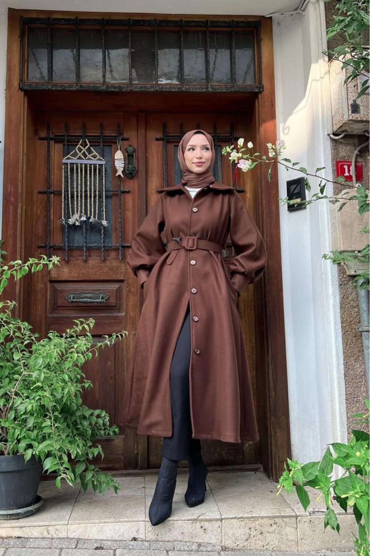 Lamia Giyim-Hijab Collar Balloon Sleeve Stamp Coat - Brown 2