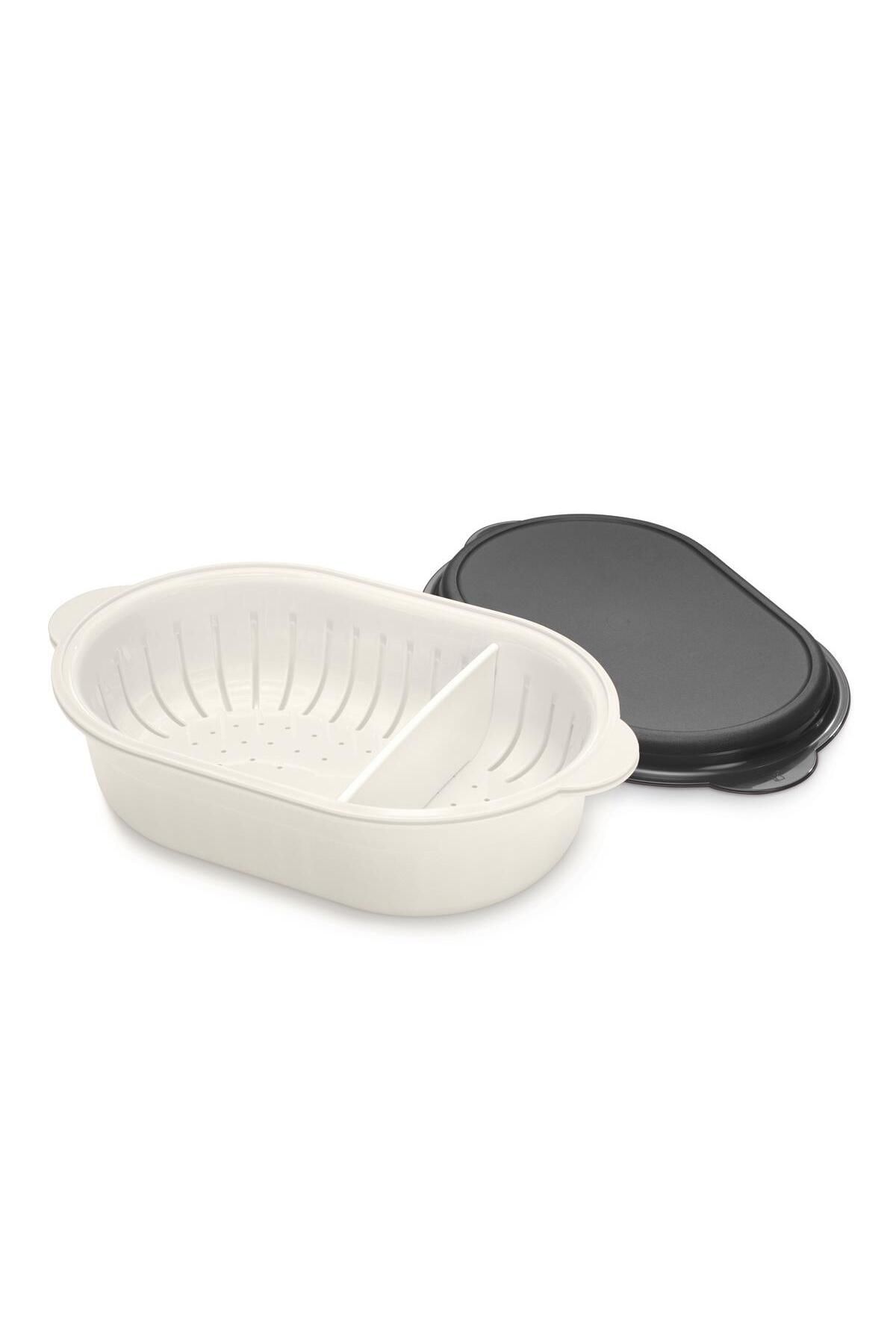 Tupperware-Oval Serving Plate 2.5 Liter Stylish and Practical Presentation Container with Lid 3