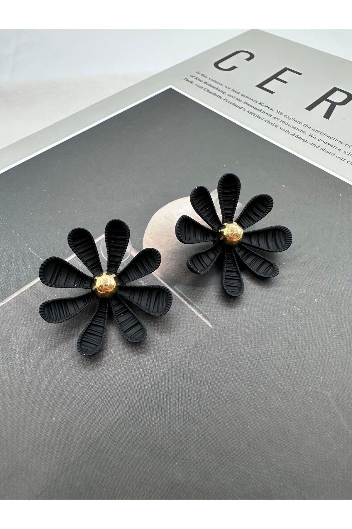 Jerie-Black Gold Detail Imported Flower Earrings 1