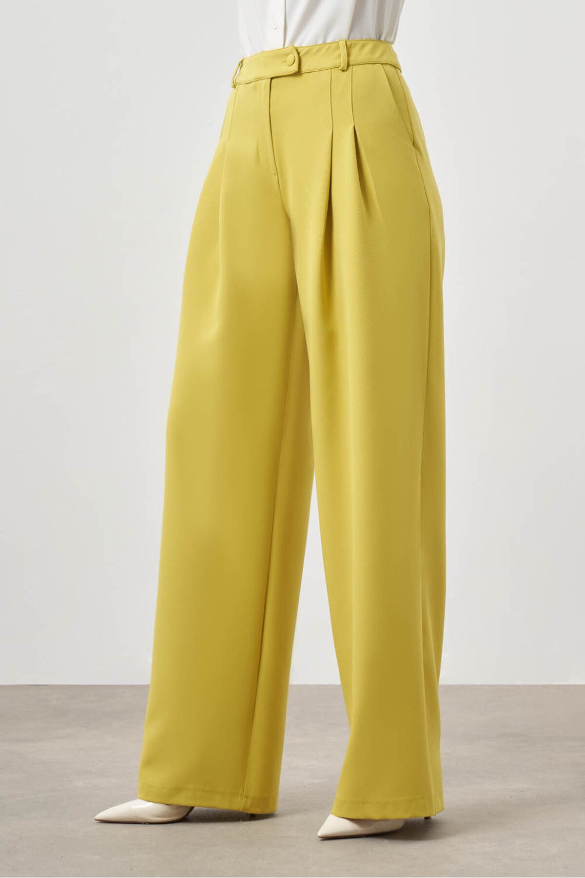 Mizalle-Pleated Double Oil Green Trousers 2